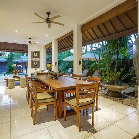 Asrina Villa'S Seminyak Zewnętrze zdjęcie