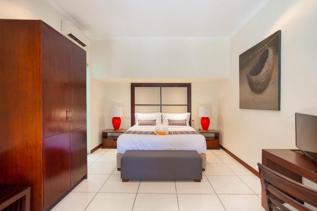 Asrina Villa'S Seminyak Zewnętrze zdjęcie