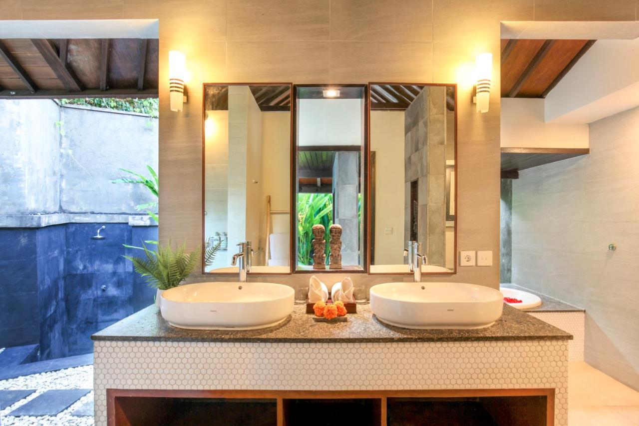Asrina Villa'S Seminyak Zewnętrze zdjęcie