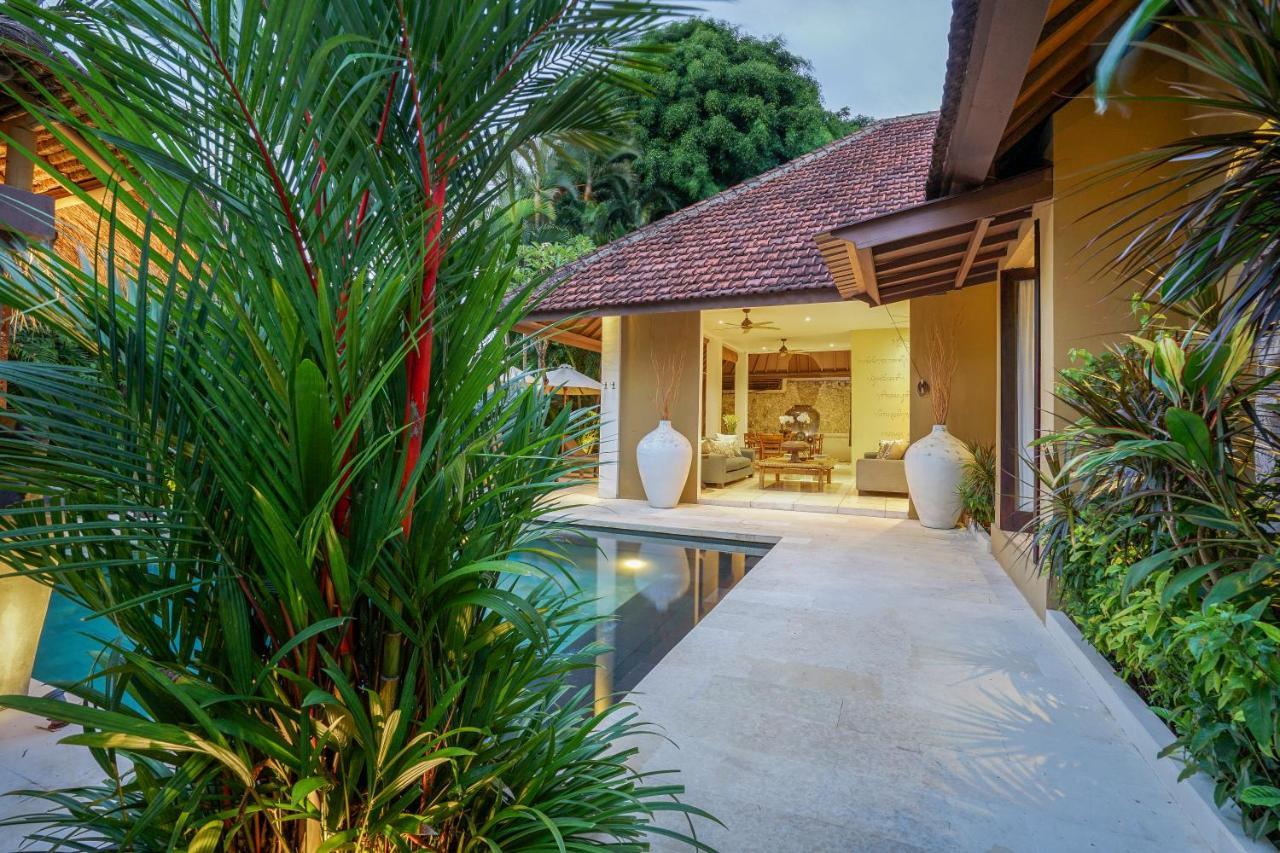 Asrina Villa'S Seminyak Zewnętrze zdjęcie